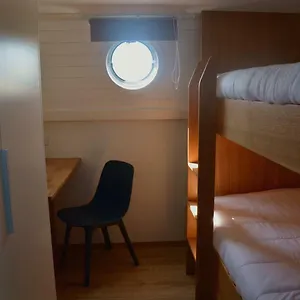 Botel Tagus Marina, Lisbon